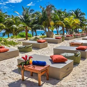 4* Hotell Mia Beachfront - Ocean View And Club